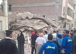 انهيار منزل من 4 طوابق بحي شرق أسيوط والبحث عن ضحايا أسفل الأنقاض